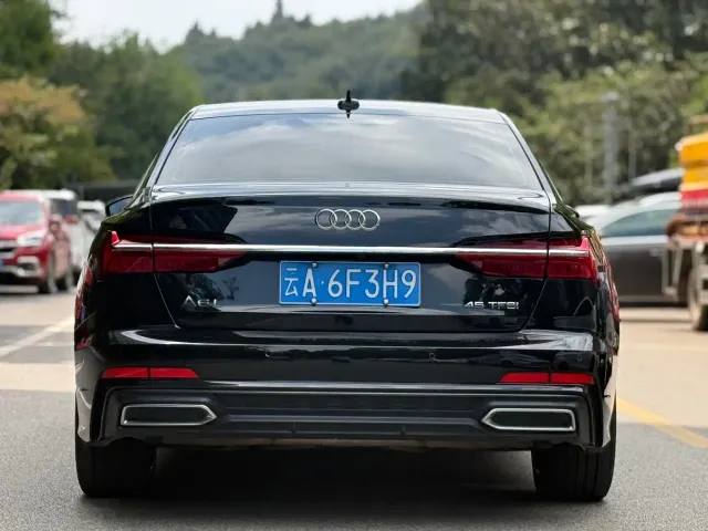 Audi A6L — Фото автомобиля 15