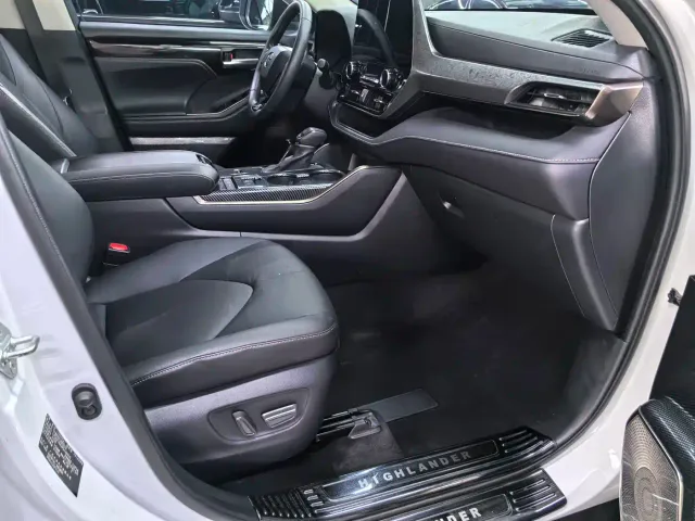 Toyota Highlander — Фото автомобиля 10