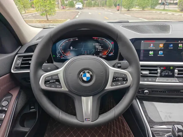 BMW 3 Series — Фото автомобиля 13