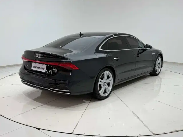 Audi A7L — Фото автомобиля 28