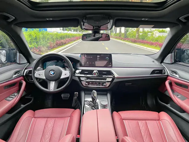 BMW 5 Series — Фото автомобиля 5