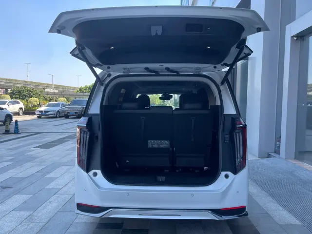 GAC Trumpchi M8 — Фото автомобиля 6