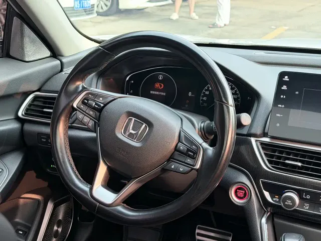 Honda Accord — Фото автомобиля 5