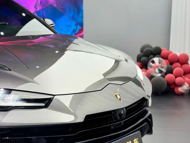 Lamborghini Urus — Фото автомобиля 14