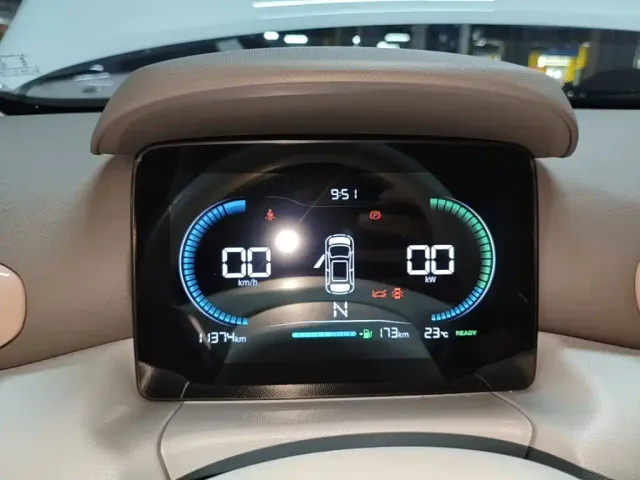 Leapmotor T03 — Фото автомобиля 11