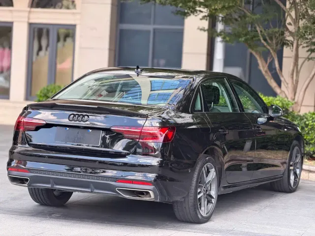 Audi A4L — Фото автомобиля 6