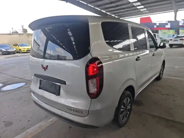 Wuling Hongguang — Фото автомобиля 6