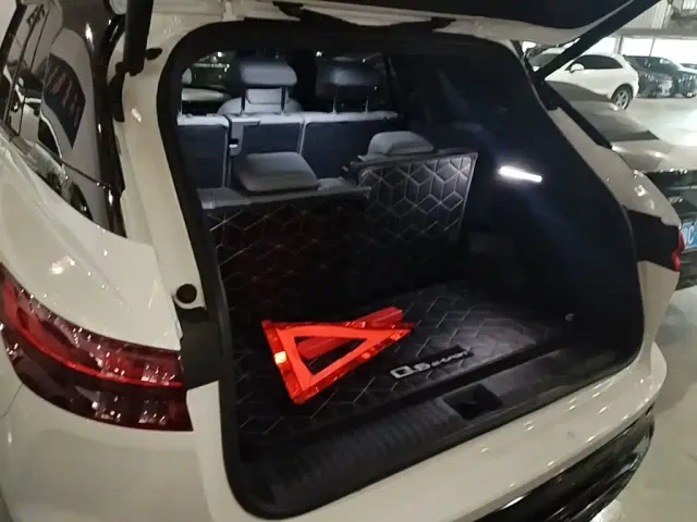 Audi Audi Q5 e-tron 2022 40 e-tron Starlight Mech Suit — Фото автомобиля 18