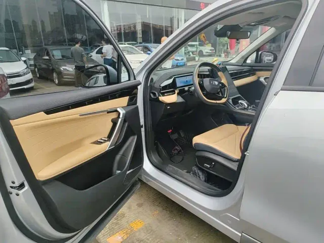 Geely Boyue L 2023 1.5TD DCT Premium — Фото автомобиля 15