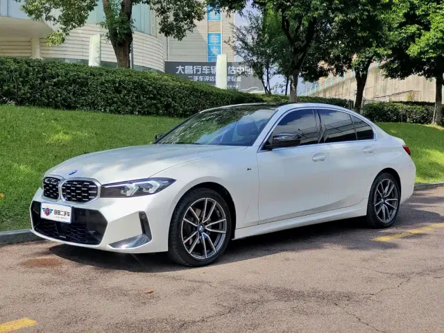 Фотография автомобиля — BMW 3 Series