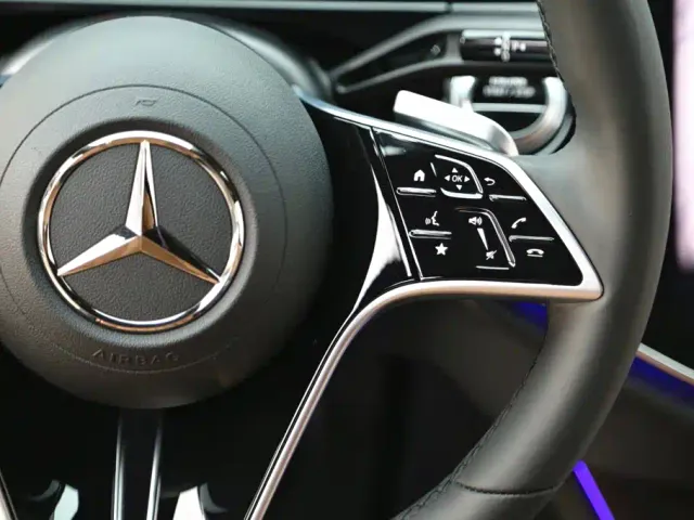 Mercedes-Benz E-Class — Фото автомобиля 17