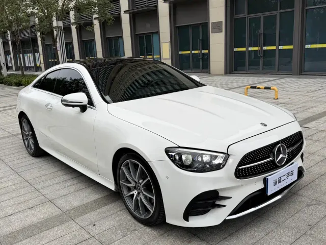 Mercedes-Benz E-Class — Фото автомобиля 3