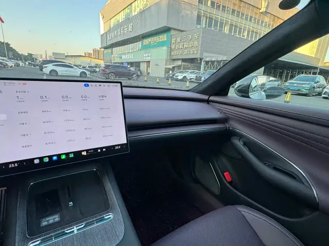 Xiaomi SU7 — Фото автомобиля 16