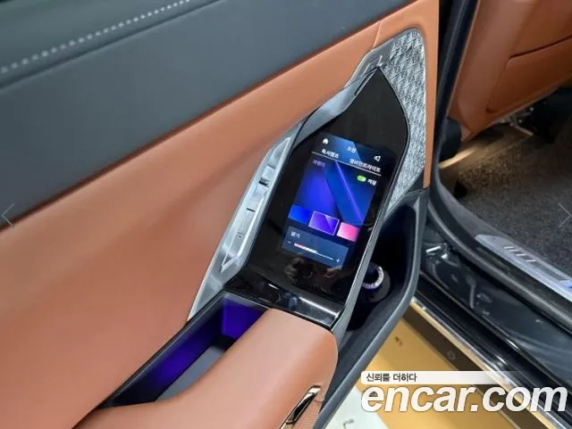 BMW 7 Series G70 — Фото автомобиля 14