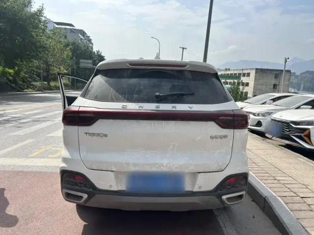 Chery Tiggo 8 — Фото автомобиля 6