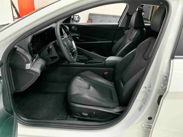 Hyundai Elantra — Фото автомобиля 9