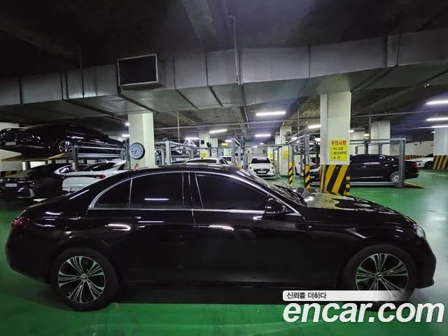 Mercedes-Benz E-Class — Фото автомобиля 3