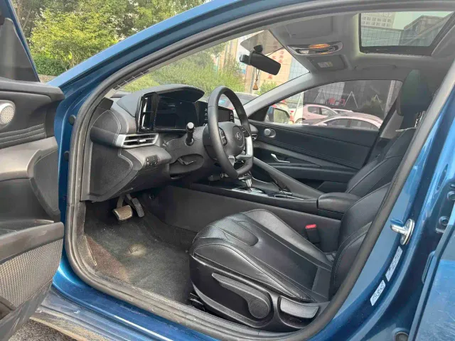 Hyundai Elantra — Фото автомобиля 9