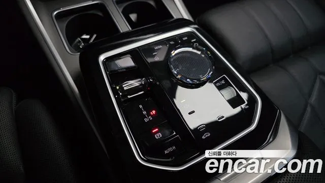 BMW 7-Series — Фото автомобиля 9