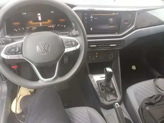 Volkswagen Lavida — Фото автомобиля 9