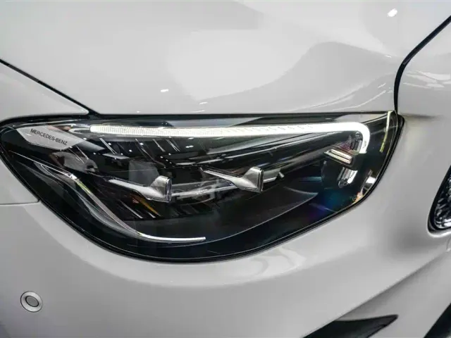 Mercedes-Benz E-Class — Фото автомобиля 16