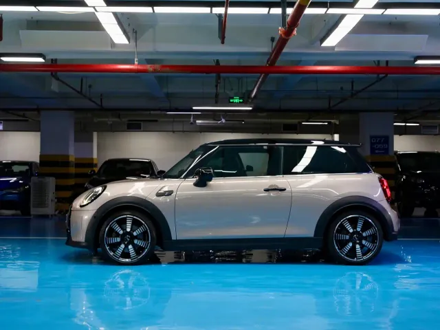 MINI Hatch — Фото автомобиля 2