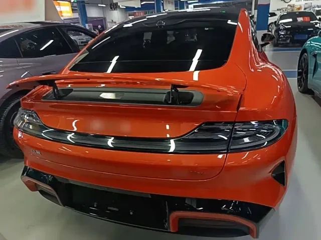 Xiaomi SU7 — Фото автомобиля 5