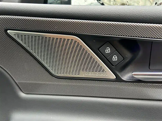 Jaguar XEL — Фото автомобиля 11