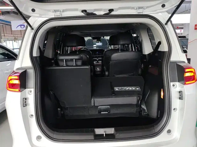 GAC Trumpchi M6 — Фото автомобиля 18