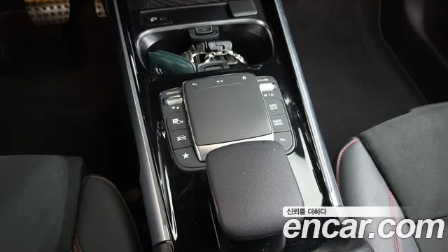 Mercedes-Benz GLB-Class — Фото автомобиля 25