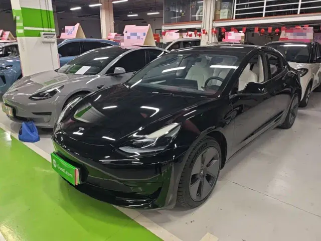 Фотография автомобиля — Tesla Model 3