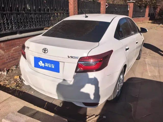 Toyota Vios — Фото автомобиля 3