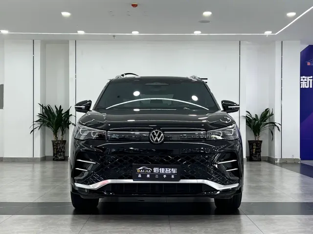 Volkswagen Tiguan L — Фото автомобиля 2