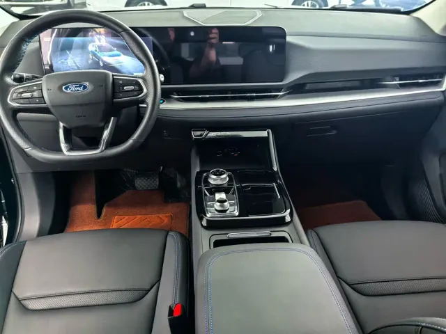 Ford Lingrui — Фото автомобиля 5
