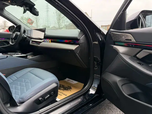 BMW 5 Series — Фото автомобиля 8