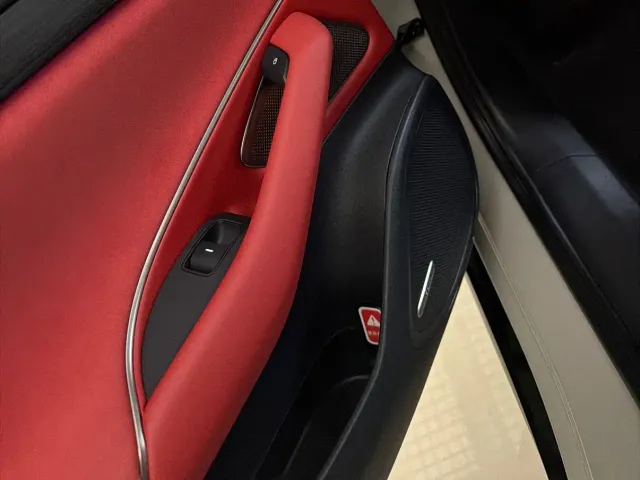 Xiaomi SU7 — Фото автомобиля 16