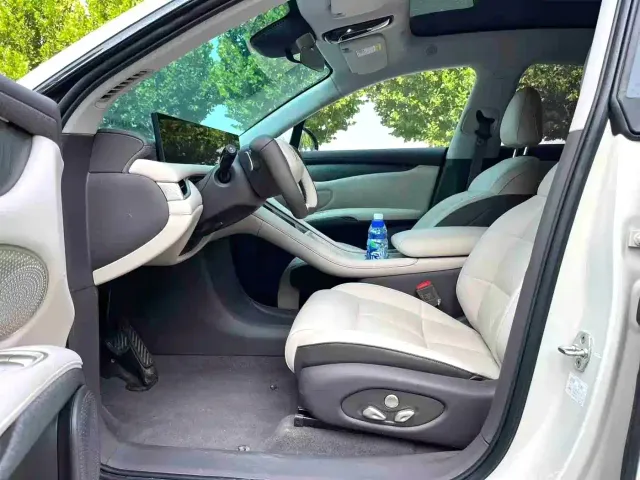 IM Motors LS6 — Фото автомобиля 4