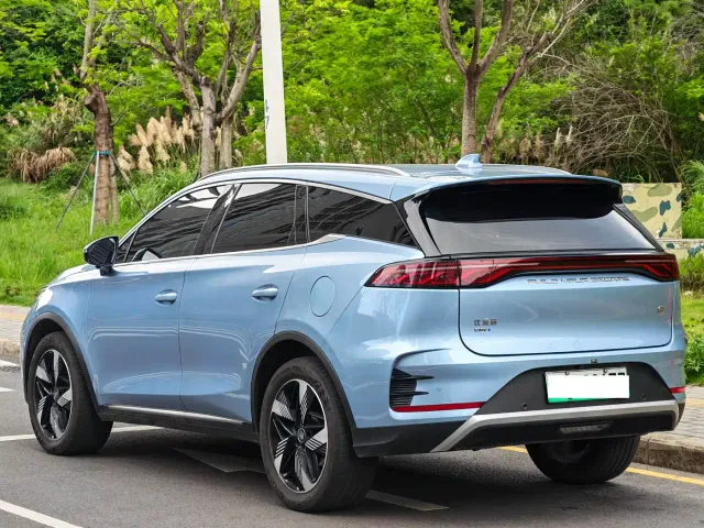 BYD Tang — Фото автомобиля 3