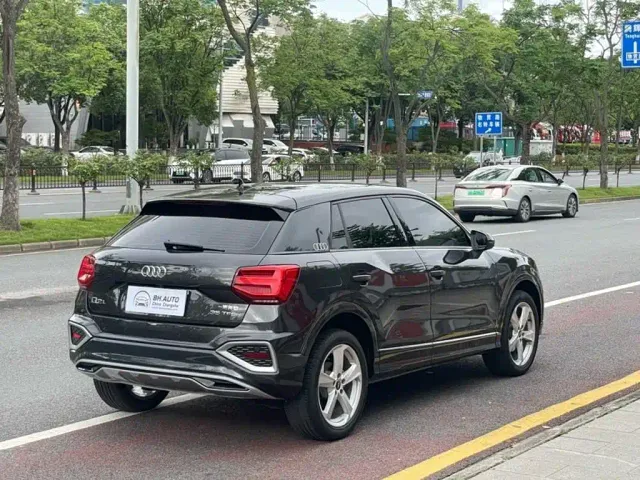 Audi Q2L — Фото автомобиля 6