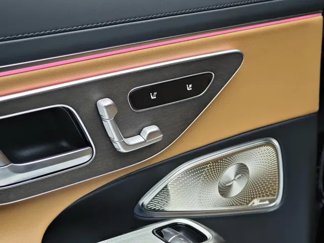 Mercedes-Benz E-Class — Фото автомобиля 22