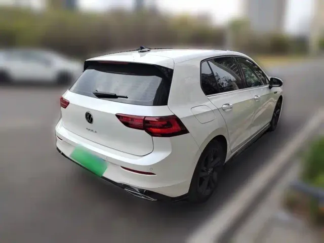 Volkswagen Golf — Фото автомобиля 4