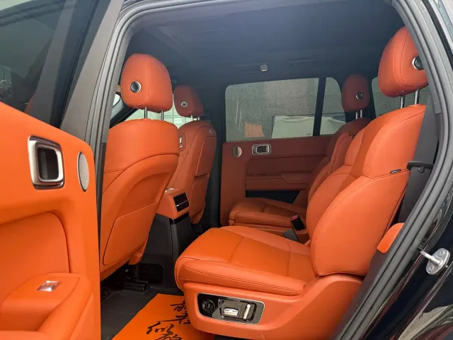 Li Auto L9 — Фото автомобиля 5
