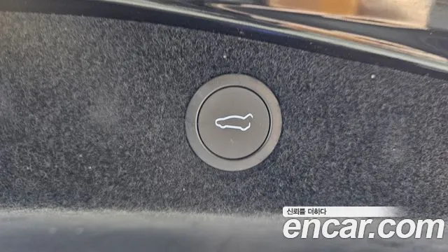 Tesla Model 3 — Фото автомобиля 27