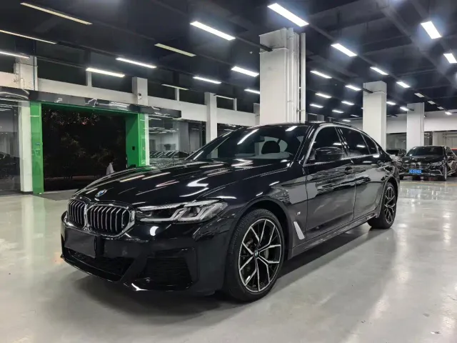 Фотография автомобиля — BMW 5 Series