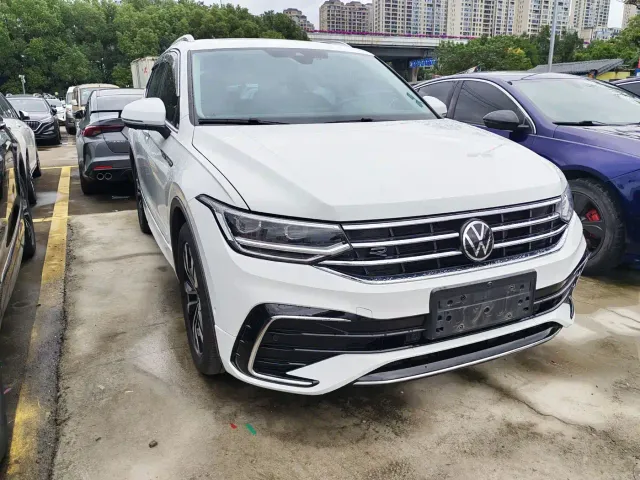 Volkswagen Tiguan L — Фото автомобиля 3