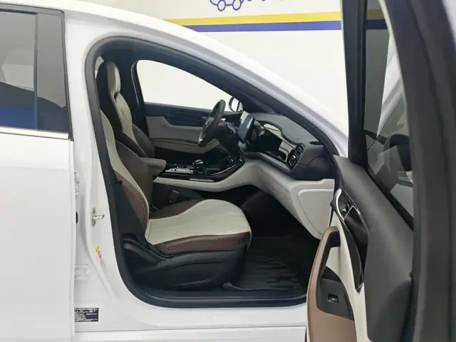 BYD Qin PLUS — Фото автомобиля 8