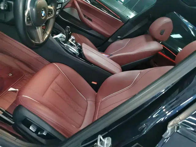 BMW 5 Series — Фото автомобиля 10