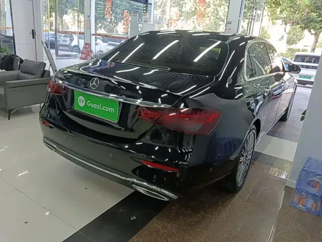 Mercedes-Benz E-Class — Фото автомобиля 6