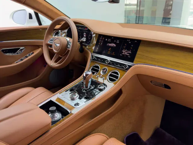 Bentley Continental 2022 4.0T GT V8 — Фото автомобиля 17