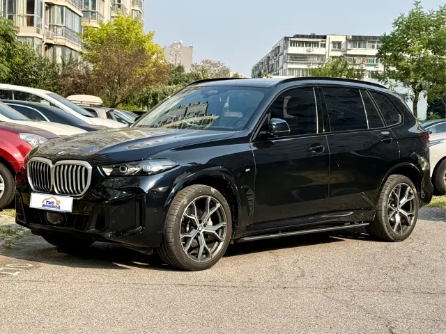 Фотография автомобиля — BMW X5